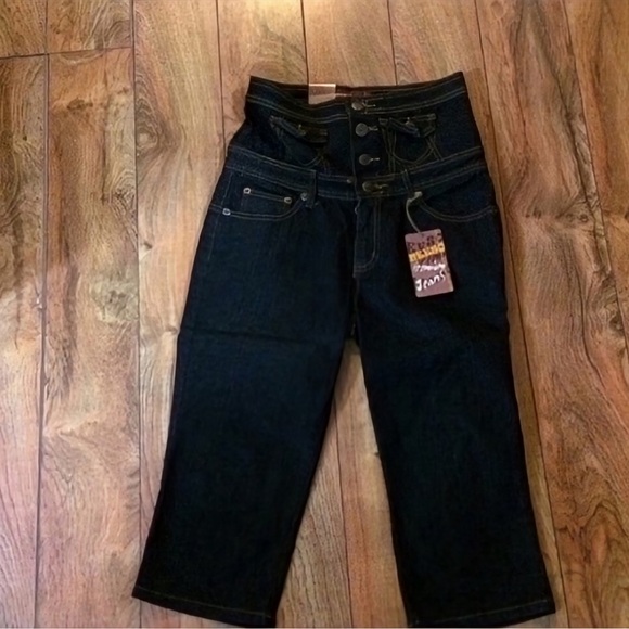 New With Tags Gorgeous Neeso Dark Blue High-Waisted Capri Jeans - Picture 2 of 3